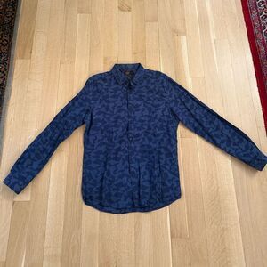 Navy Blue Patterned Men’s Button-Up Shirt
